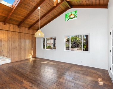 513 Canyon Drive - Photo Thumbnail 12