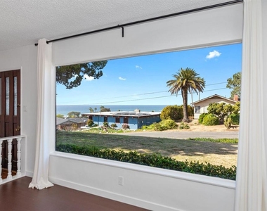 513 Canyon Drive - Photo Thumbnail 5