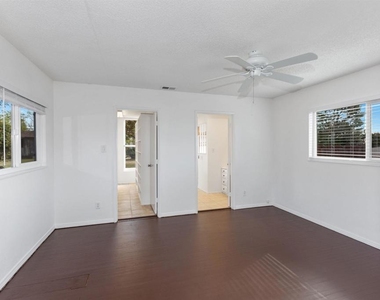 513 Canyon Drive - Photo Thumbnail 16