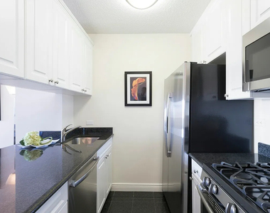 East 29th Street - Photo Thumbnail 3