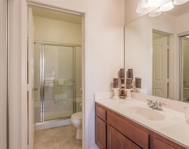 1383 Cattail Ct - Photo Thumbnail 10