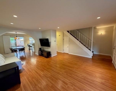 436 Sierra Vista Avenue - Photo Thumbnail 4