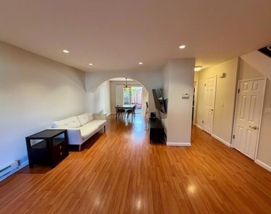 436 Sierra Vista Avenue - Photo Thumbnail 5