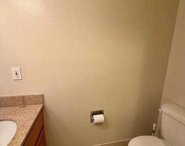 436 Sierra Vista Avenue - Photo Thumbnail 13