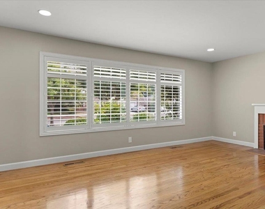 1747 Harte Drive - Photo Thumbnail 5