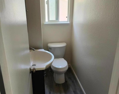 1266 7th Avenue - Photo Thumbnail 13