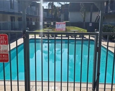 1319 Oakwood Drive - Photo Thumbnail 4