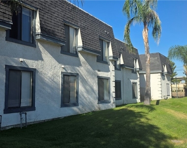 1319 Oakwood Drive - Photo Thumbnail 1