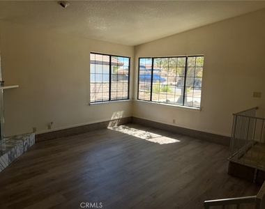 14572 Lighthouse - Photo Thumbnail 2