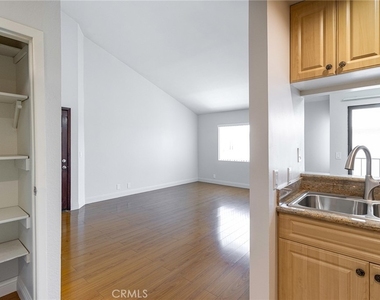 396 W Dryden Street - Photo Thumbnail 5