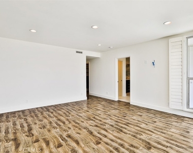 1740 Cielito Drive - Photo Thumbnail 9