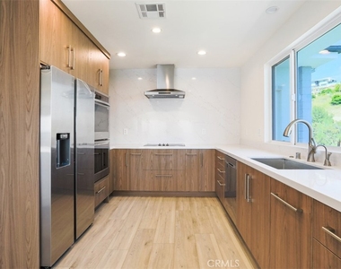 1740 Cielito Drive - Photo Thumbnail 6