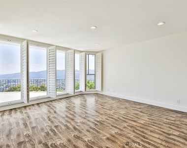1740 Cielito Drive - Photo Thumbnail 13