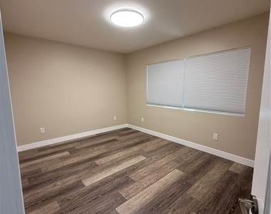 7923 Bellaire - Photo Thumbnail 3