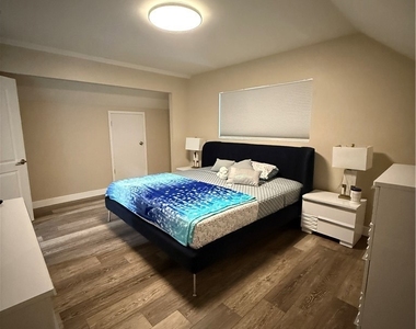 7923 Bellaire - Photo Thumbnail 11