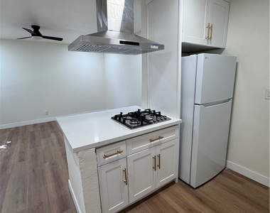 450 E Esther Street E - Photo Thumbnail 2