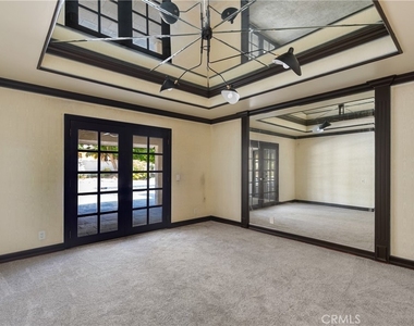 249 Independence - Photo Thumbnail 9