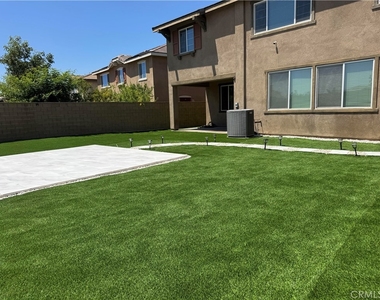 8011 Sea Salt Avenue - Photo Thumbnail 17