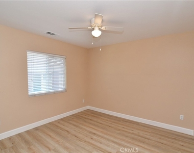 8011 Sea Salt Avenue - Photo Thumbnail 14