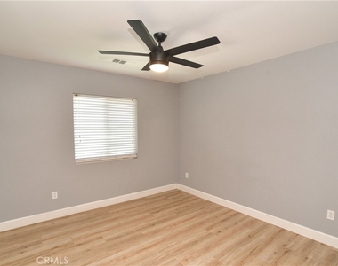 8011 Sea Salt Avenue - Photo Thumbnail 13