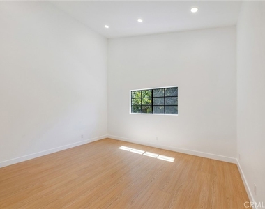 222 Teague - Photo Thumbnail 24