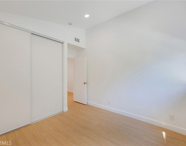 222 Teague - Photo Thumbnail 23