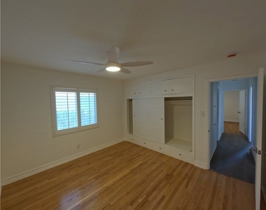 255 W La Verne - Photo Thumbnail 12