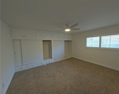 255 W La Verne - Photo Thumbnail 10