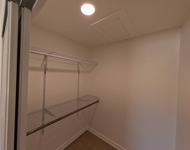 255 W La Verne - Photo Thumbnail 9