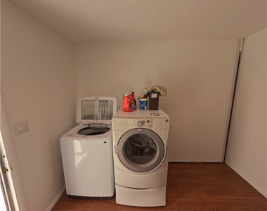255 W La Verne - Photo Thumbnail 3