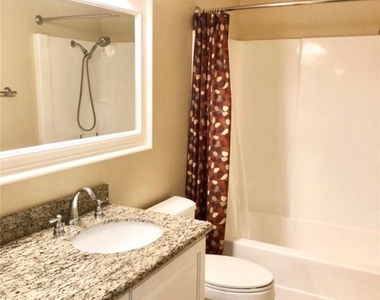 824 Hasting Circle - Photo Thumbnail 13