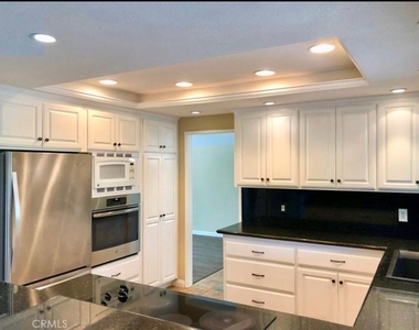 824 Hasting Circle - Photo Thumbnail 2