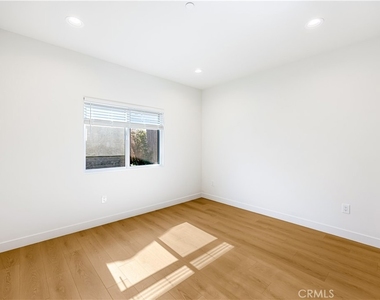4042 Somers - Photo Thumbnail 16