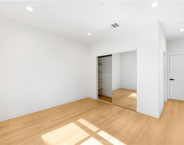 4042 Somers - Photo Thumbnail 17
