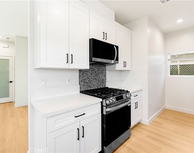 4042 Somers - Photo Thumbnail 8