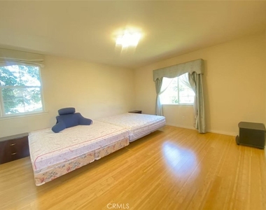 8943 Emperor Avenue - Photo Thumbnail 13