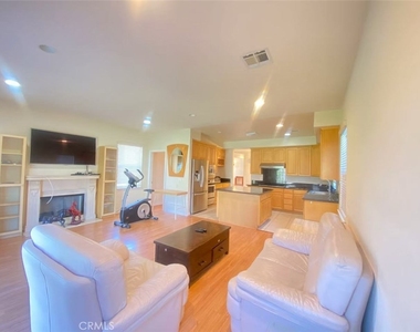 8943 Emperor Avenue - Photo Thumbnail 6