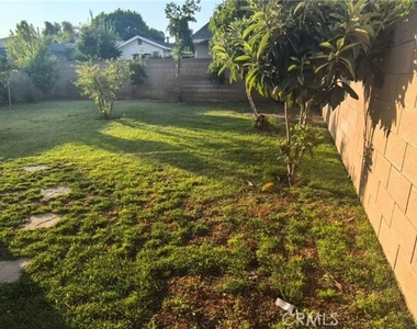 8943 Emperor Avenue - Photo Thumbnail 20