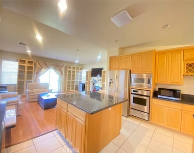8943 Emperor Avenue - Photo Thumbnail 7