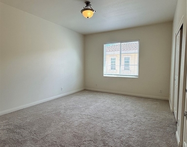 515 Florence - Photo Thumbnail 16