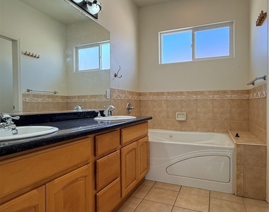 515 Florence - Photo Thumbnail 12
