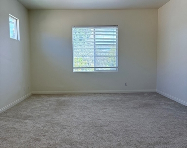 515 Florence - Photo Thumbnail 9