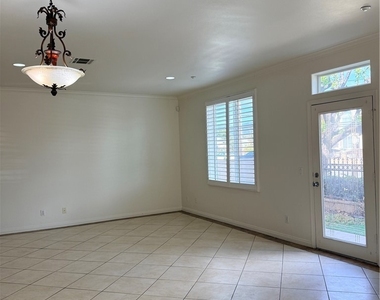 515 Florence - Photo Thumbnail 5