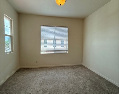 515 Florence - Photo Thumbnail 11