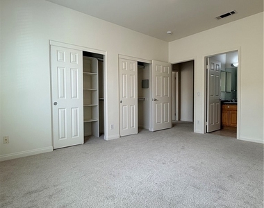 515 Florence - Photo Thumbnail 15