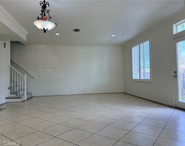 515 Florence - Photo Thumbnail 4