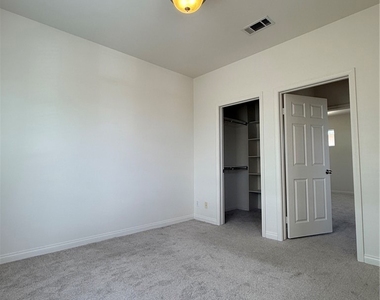 515 Florence - Photo Thumbnail 10
