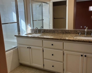 5107 Bianco Ct - Photo Thumbnail 7