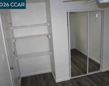 527 Vaqueros Ave - Photo Thumbnail 17