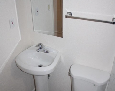 527 Vaqueros Ave - Photo Thumbnail 12
